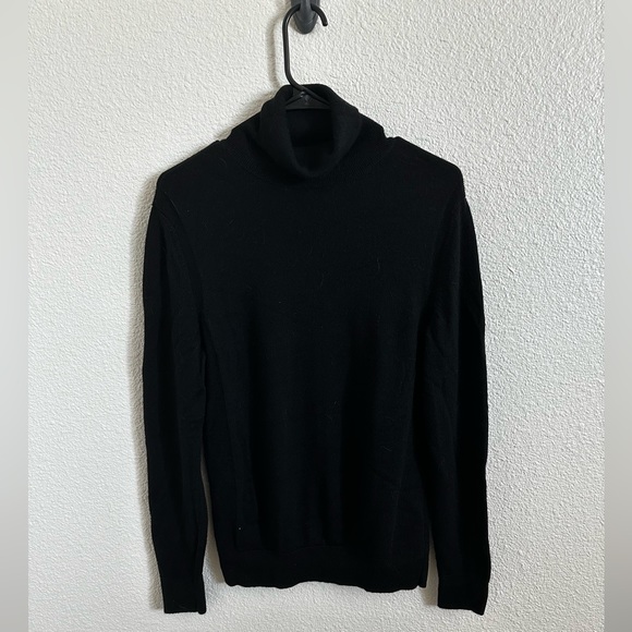 Men’s turtle neck sweater - Picture 1 of 2